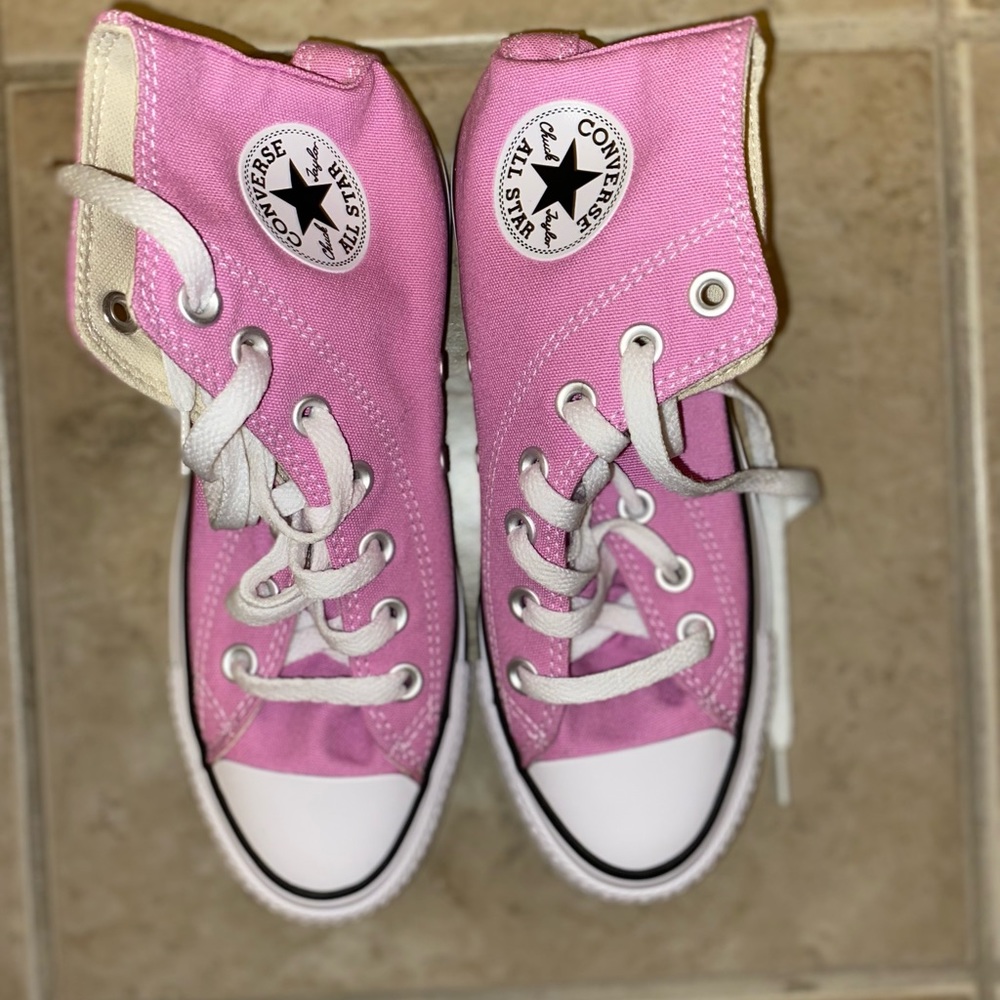 Pink Converse - Picture 3 of 3